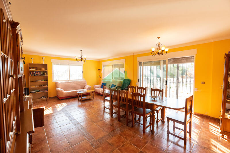 4 bedroom Country House for sale