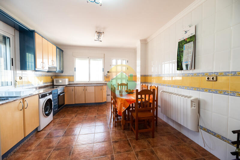 4 bedroom Country House for sale