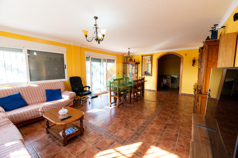 4 bedroom Country House for sale