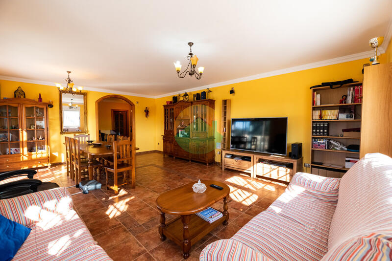4 bedroom Country House for sale