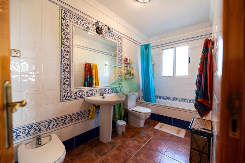 4 bedroom Country House for sale