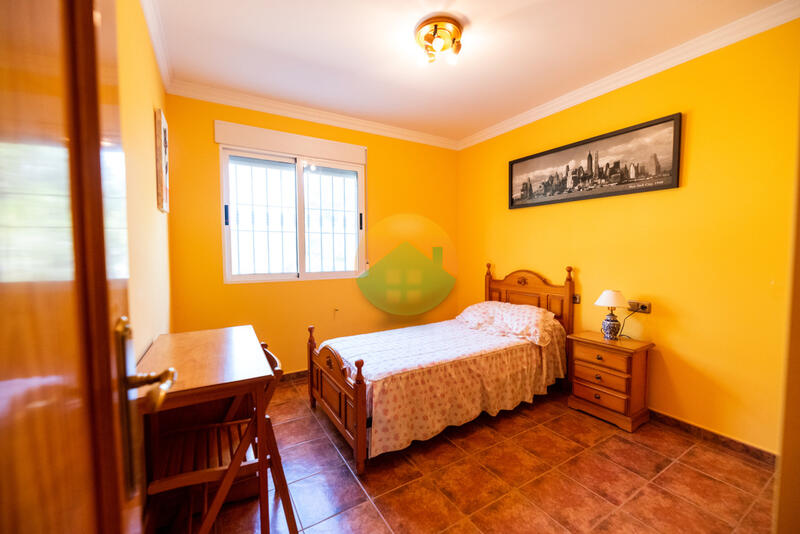 4 bedroom Country House for sale