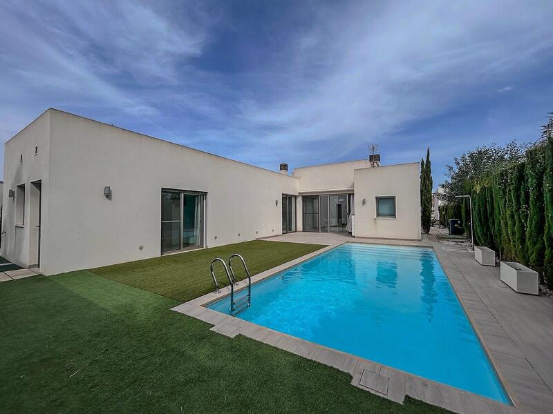 3 Cuarto Villa en venta