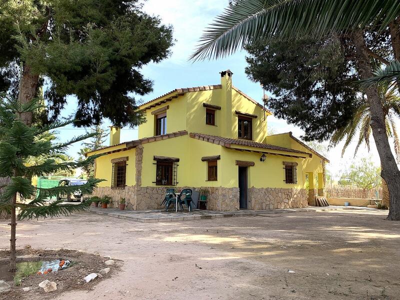 Villa til salgs i Novelda, Alicante