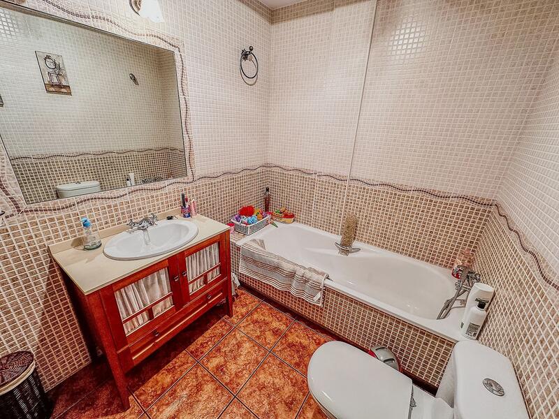 4 Cuarto Villa en venta