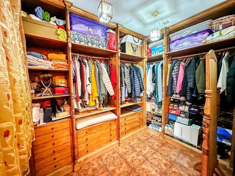4 Cuarto Villa en venta
