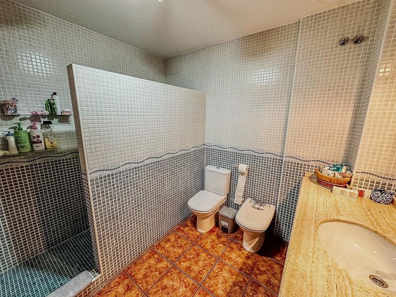 4 Cuarto Villa en venta