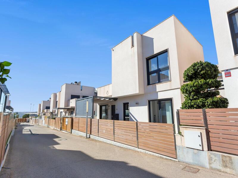 Villa à vendre dans Torrevieja, Alicante