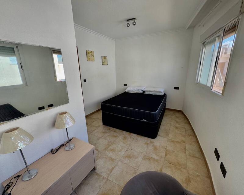 4 Schlafzimmer Stadthaus zu verkaufen