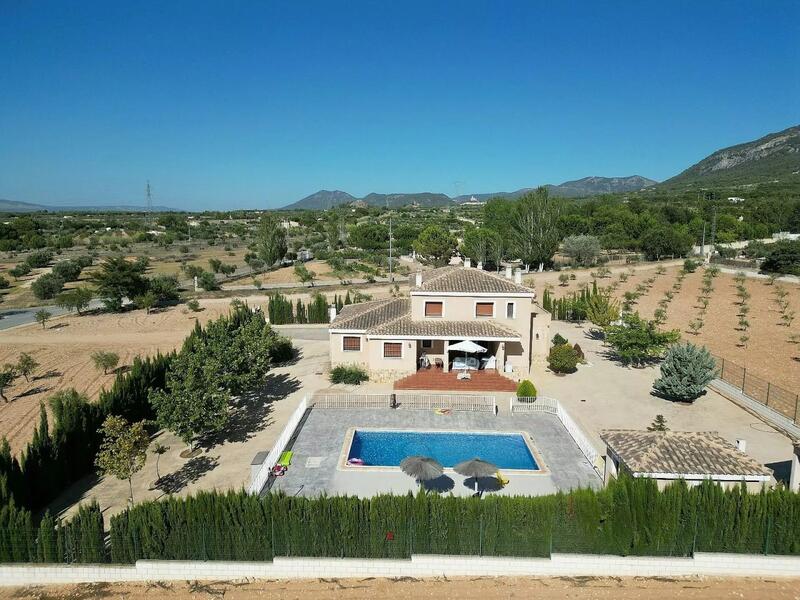Villa til salg i Villena, Alicante