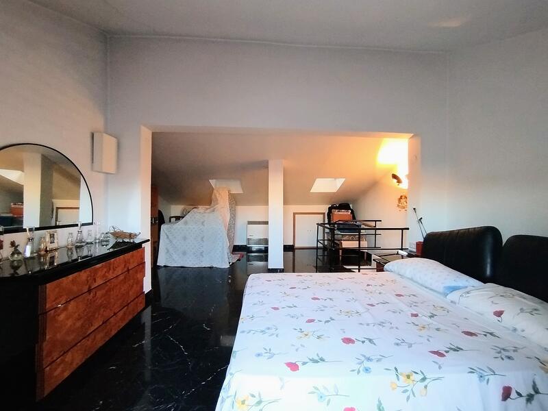 4 Schlafzimmer Stadthaus zu verkaufen