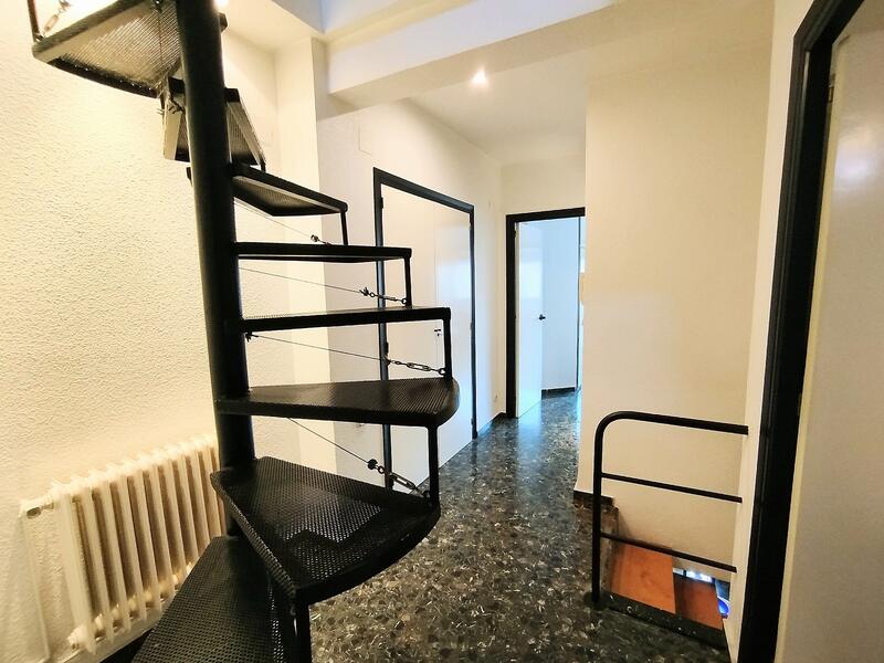 4 Schlafzimmer Stadthaus zu verkaufen