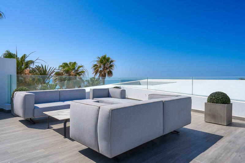6 bedroom Villa for sale