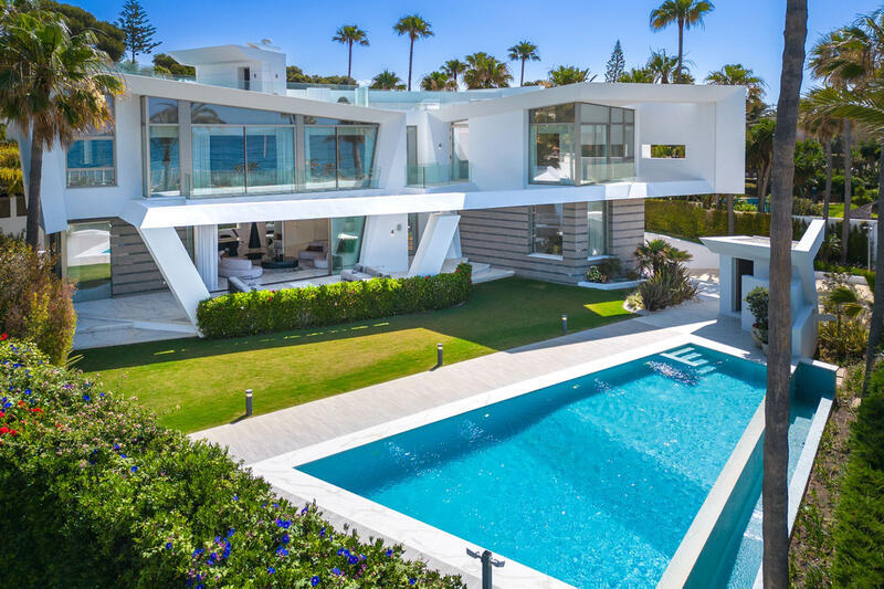 6 bedroom Villa for sale