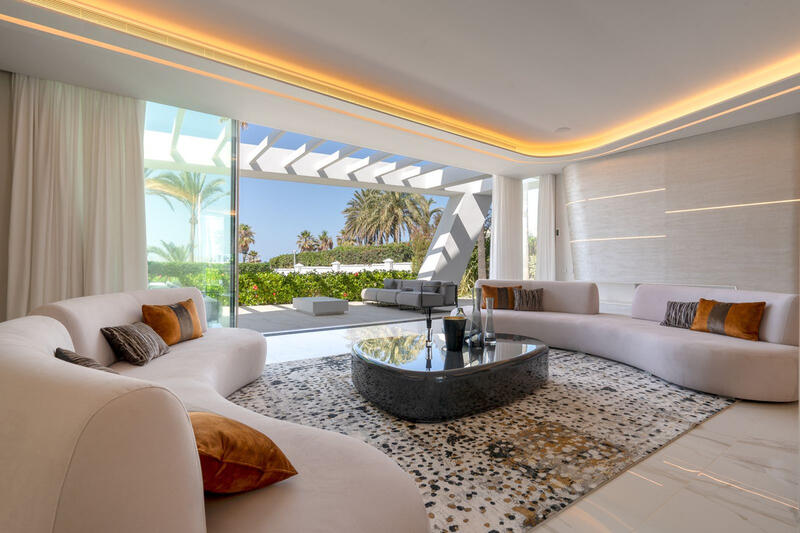 6 bedroom Villa for sale