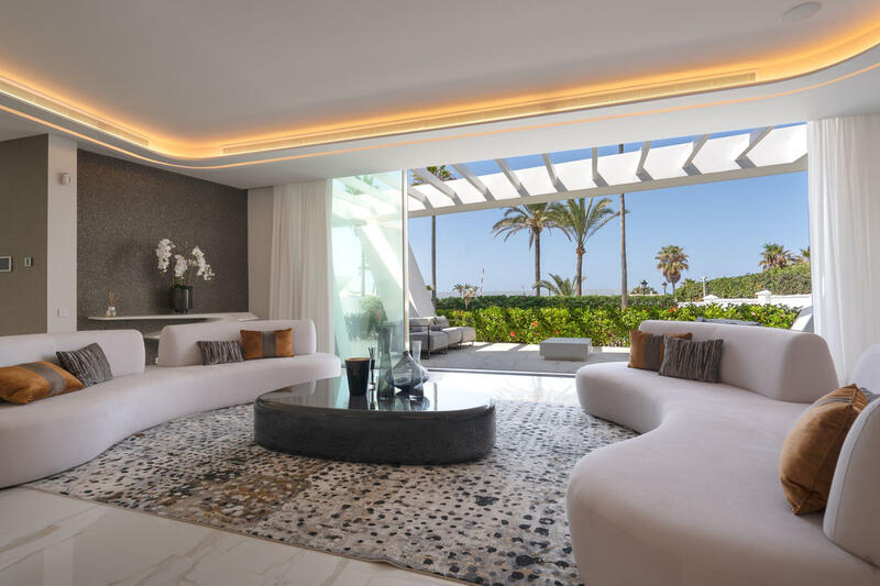 6 bedroom Villa for sale