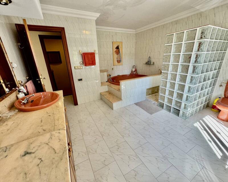 8 chambre Villa à vendre