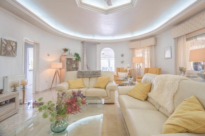 5 bedroom Villa for sale