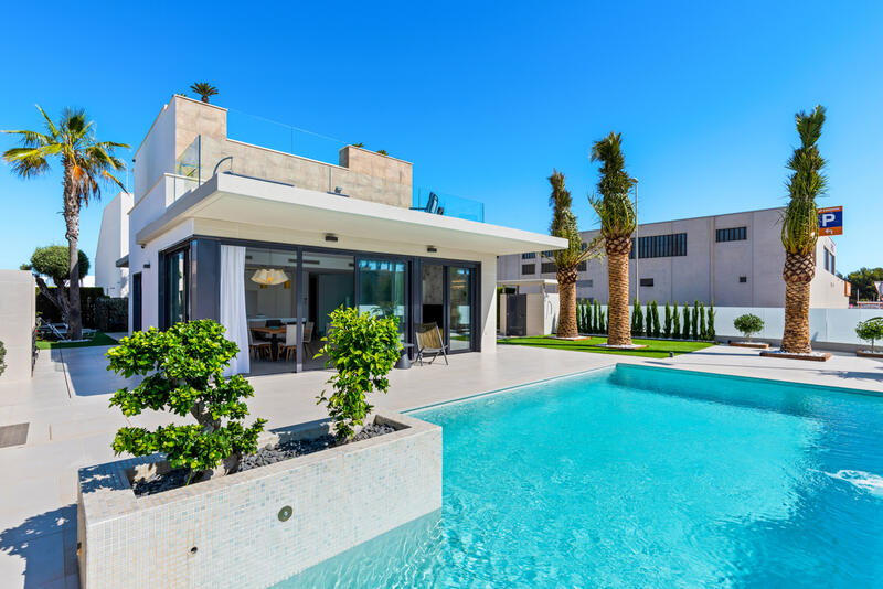 Villa til salgs i Dehesa de Campoamor, Alicante