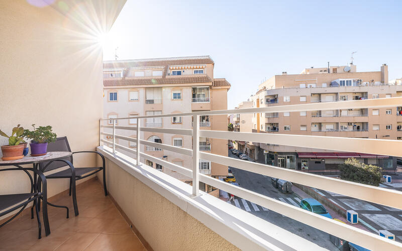 Villa zu verkaufen in Torrevieja, Alicante