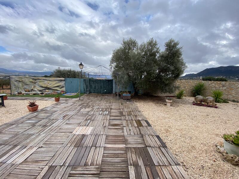 2 Cuarto Casa de Campo en venta
