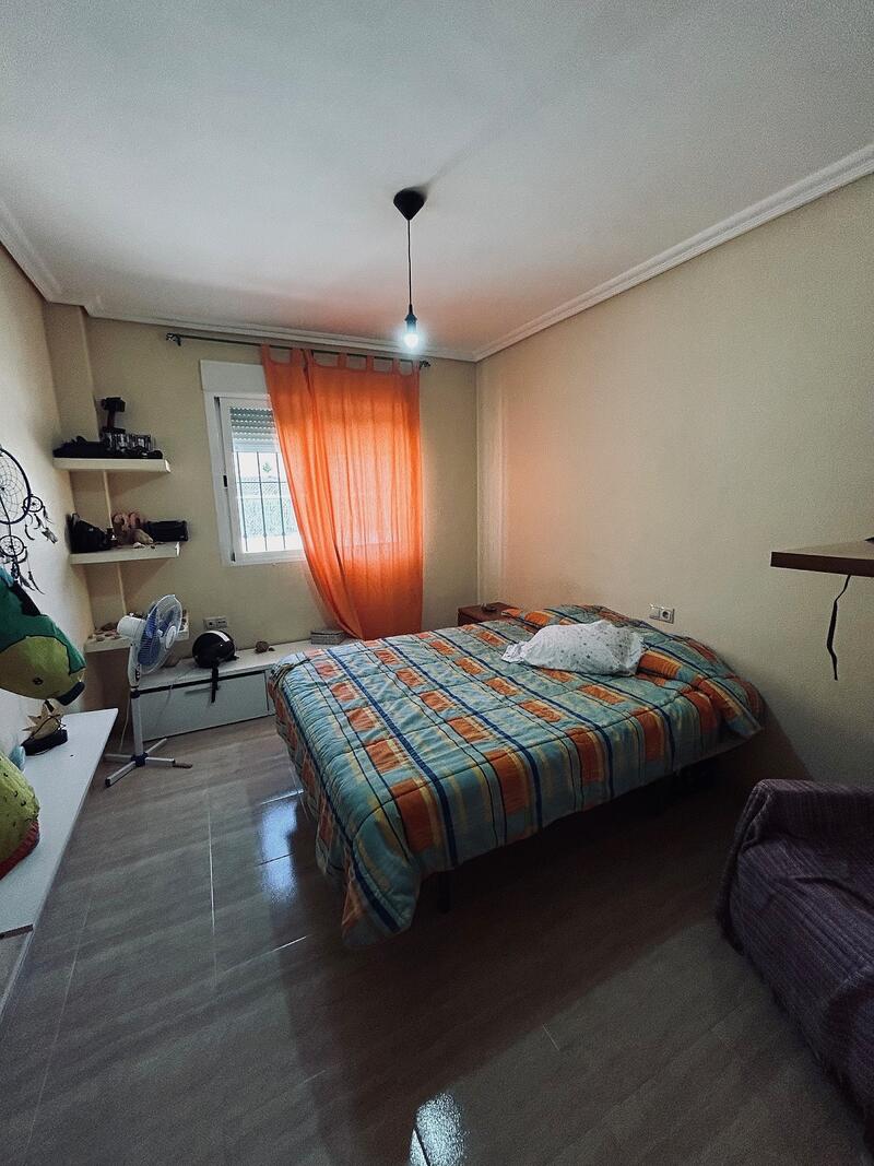 5 bedroom Apartment for sale