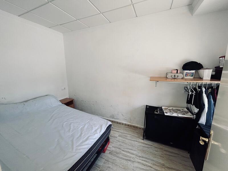 5 bedroom Apartment for sale