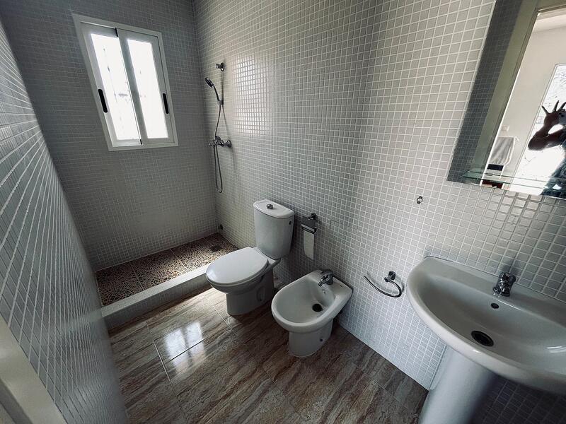 5 bedroom Apartment for sale