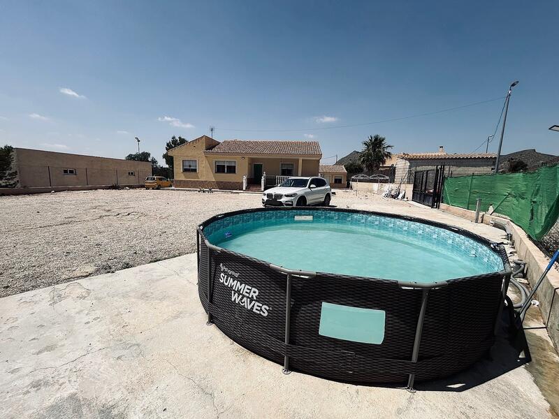 5 bedroom Apartment for sale