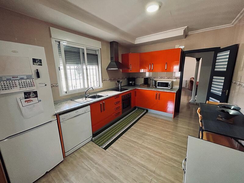 5 bedroom Apartment for sale