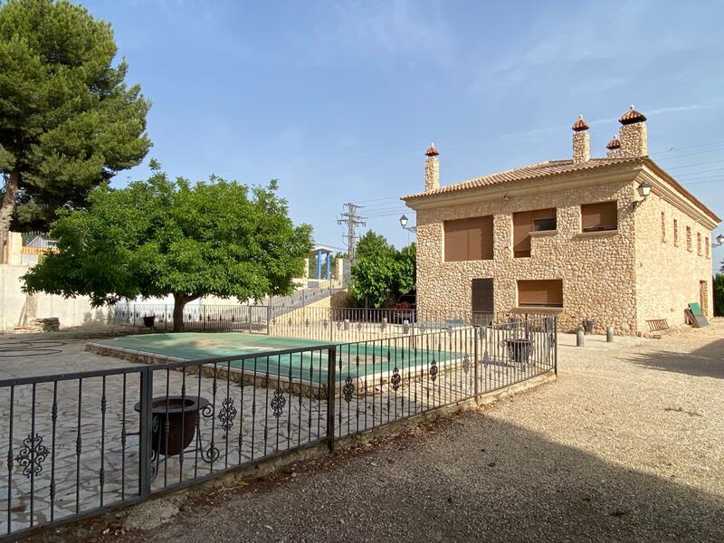 Villa à vendre dans Villena, Alicante