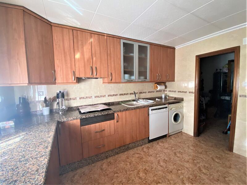 4 Schlafzimmer Landhaus zu verkaufen