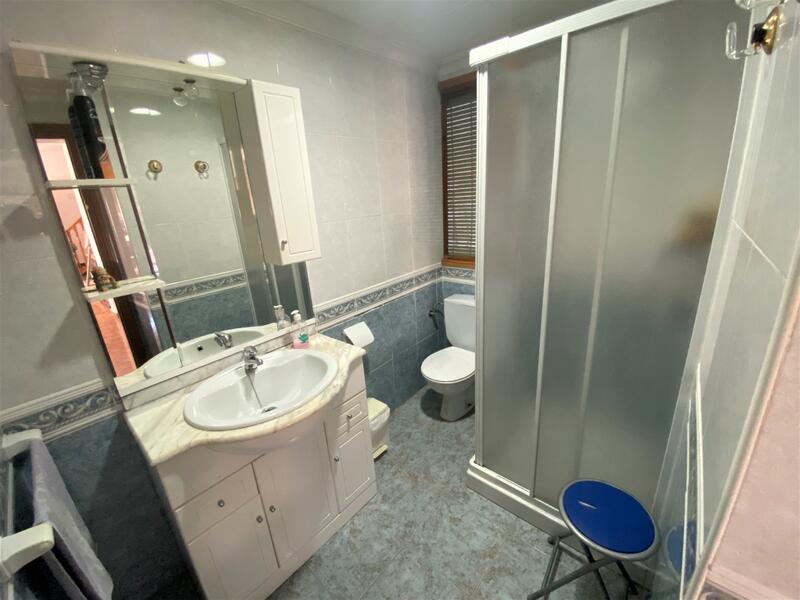 4 Schlafzimmer Landhaus zu verkaufen