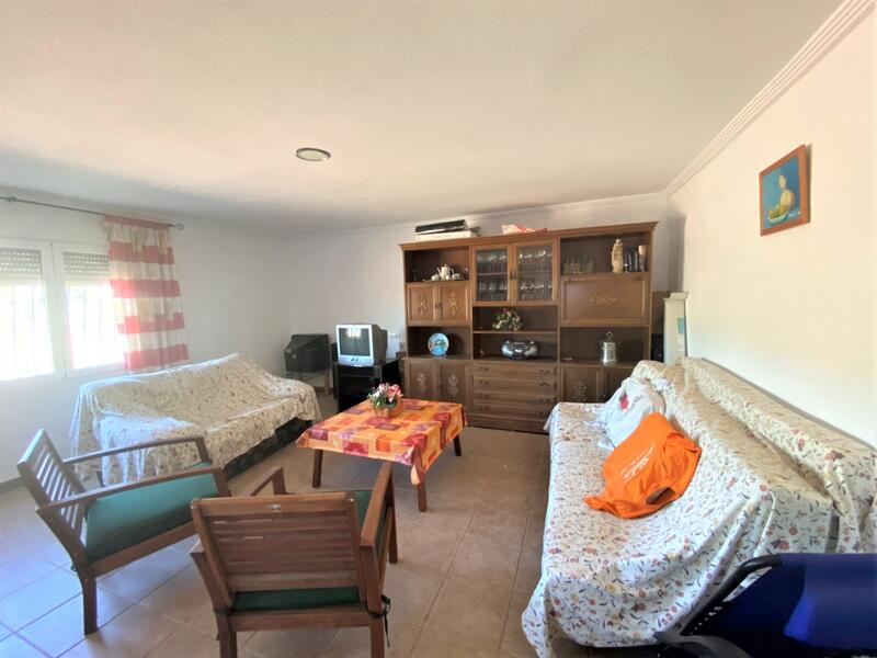 4 Schlafzimmer Landhaus zu verkaufen