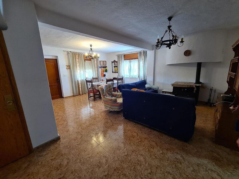 4 Schlafzimmer Landhaus zu verkaufen