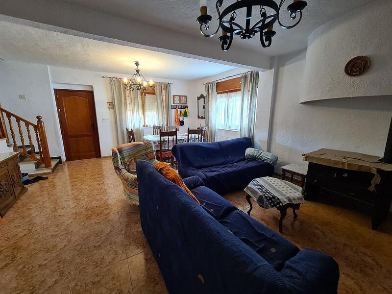 4 Schlafzimmer Landhaus zu verkaufen