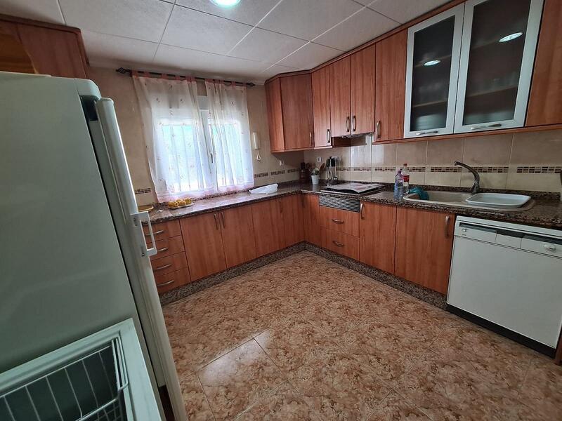 4 Schlafzimmer Landhaus zu verkaufen