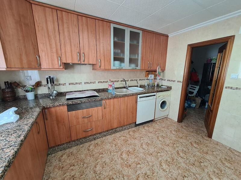 4 Schlafzimmer Landhaus zu verkaufen