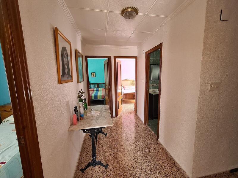 4 Schlafzimmer Landhaus zu verkaufen