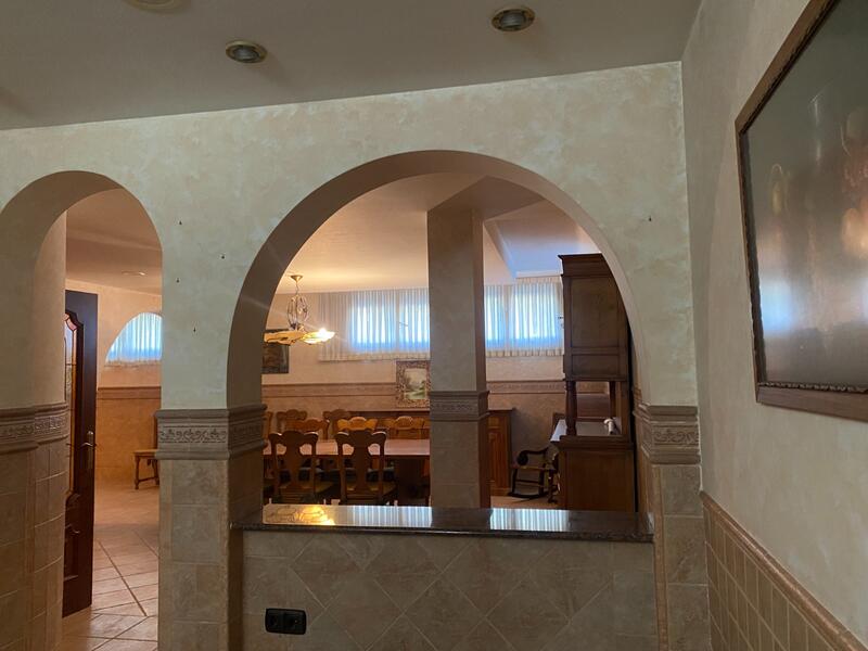 5 bedroom Villa for sale