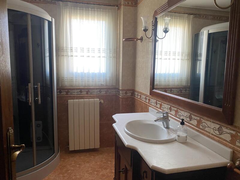 5 bedroom Villa for sale