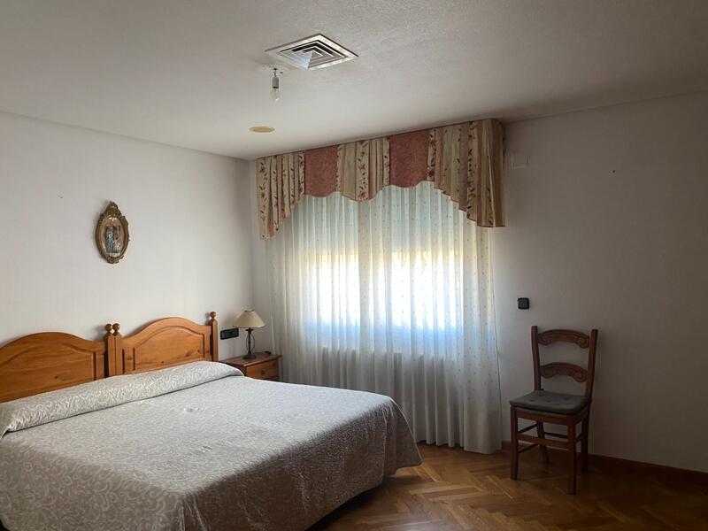 5 bedroom Villa for sale