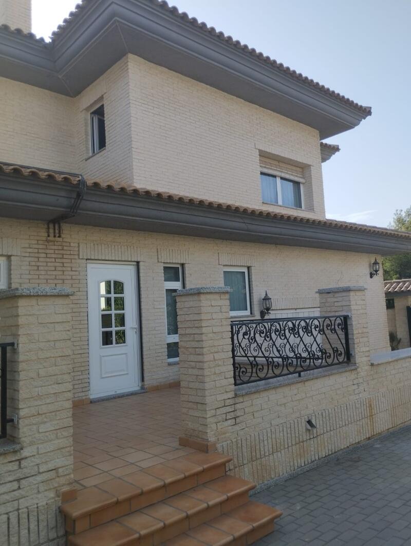 5 bedroom Villa for sale