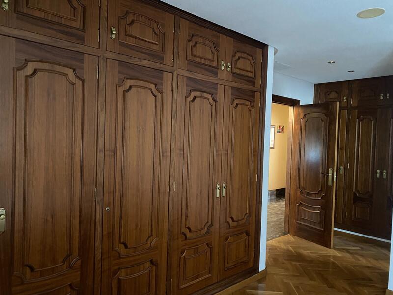 5 bedroom Villa for sale