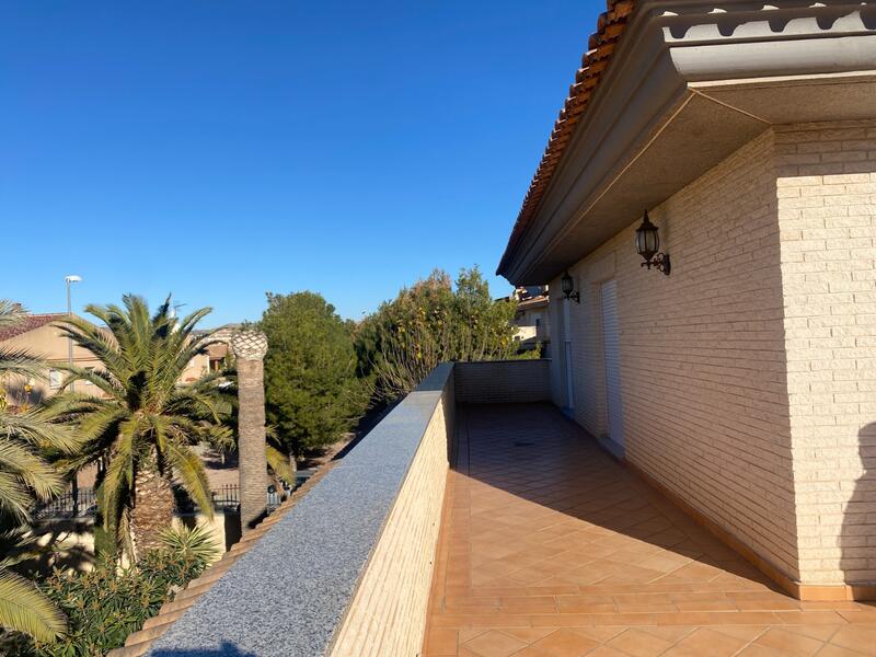 5 bedroom Villa for sale