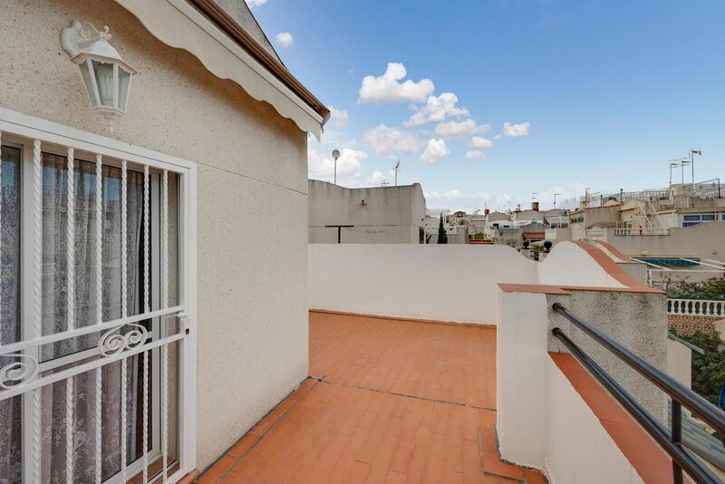 2 bedroom Townhouse for sale