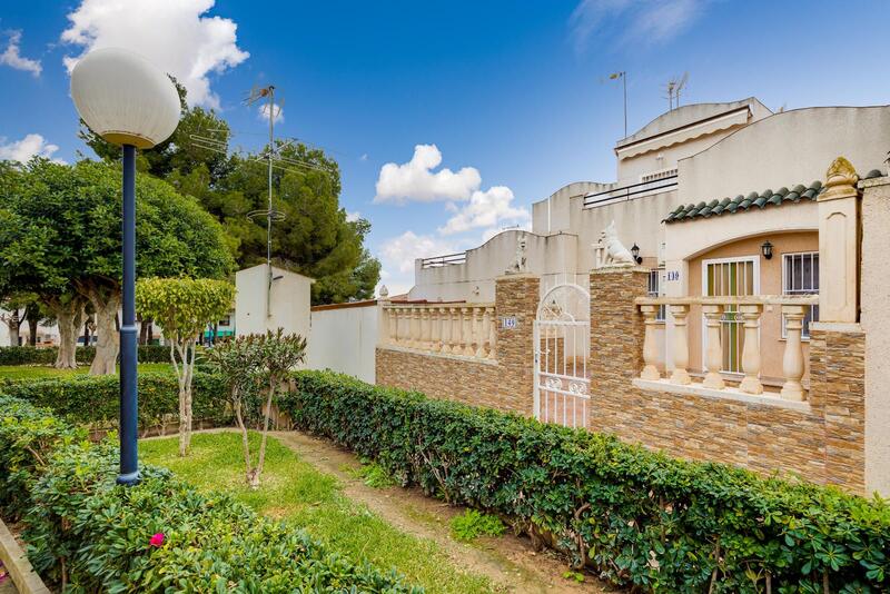 2 bedroom Townhouse for sale