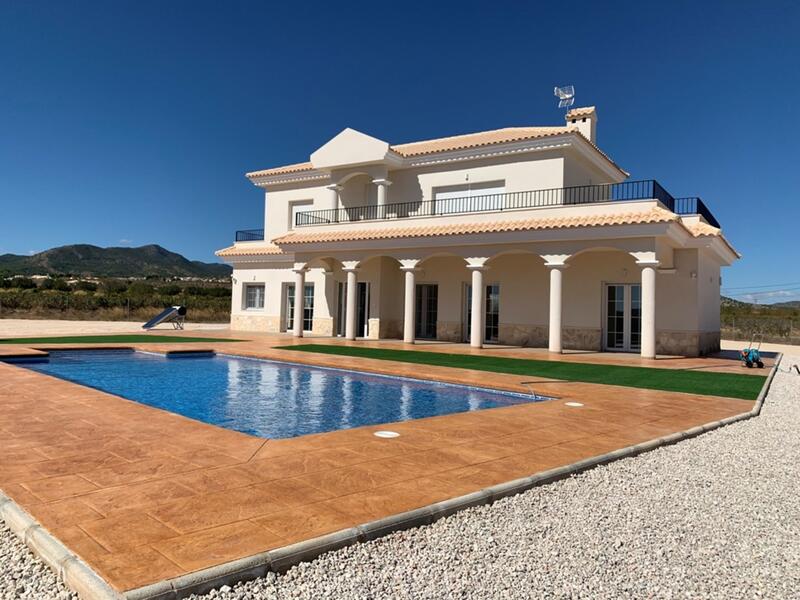 Villa til salg i Pinoso, Alicante