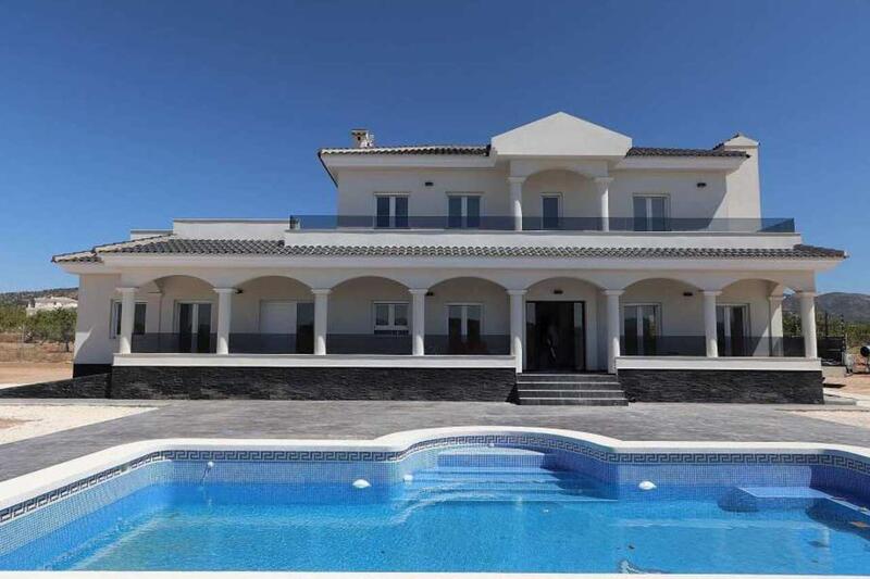 Villa til salg i Pinoso, Alicante