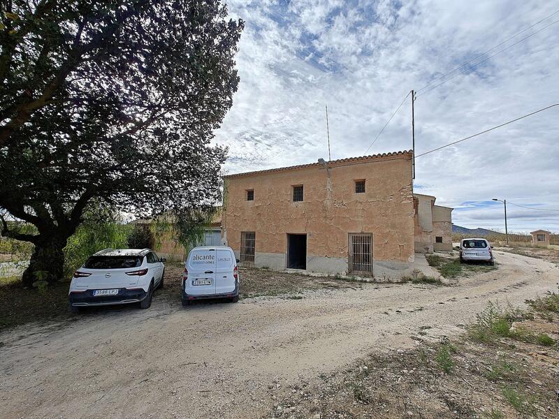 Country House for sale in Pinoso, Alicante